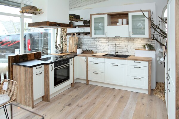 Bild der Küchenausstellung von Euler Küchen und Ideen-Werkstatt Küchenausstellung von Euler Küchen und Ideen-Werkstatt